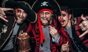 Пиратская вечеринка на мере в Сочи